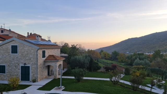 Villa Stonegate Estate - Bonus, Dvije Vile Jedna Cijena! Opatija Eksteriør bilde
