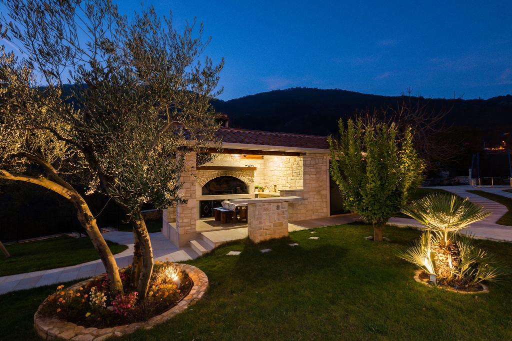 Villa Stonegate Estate - Bonus, Dvije Vile Jedna Cijena! Opatija Eksteriør bilde